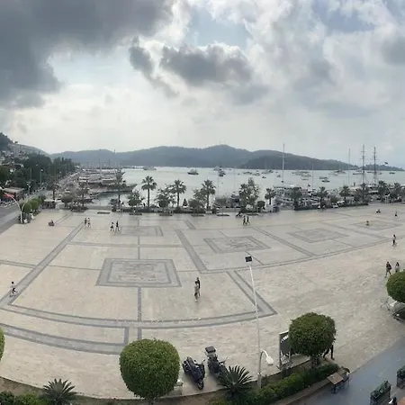 Central Suite 公寓 费特希耶