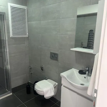Central Suite *